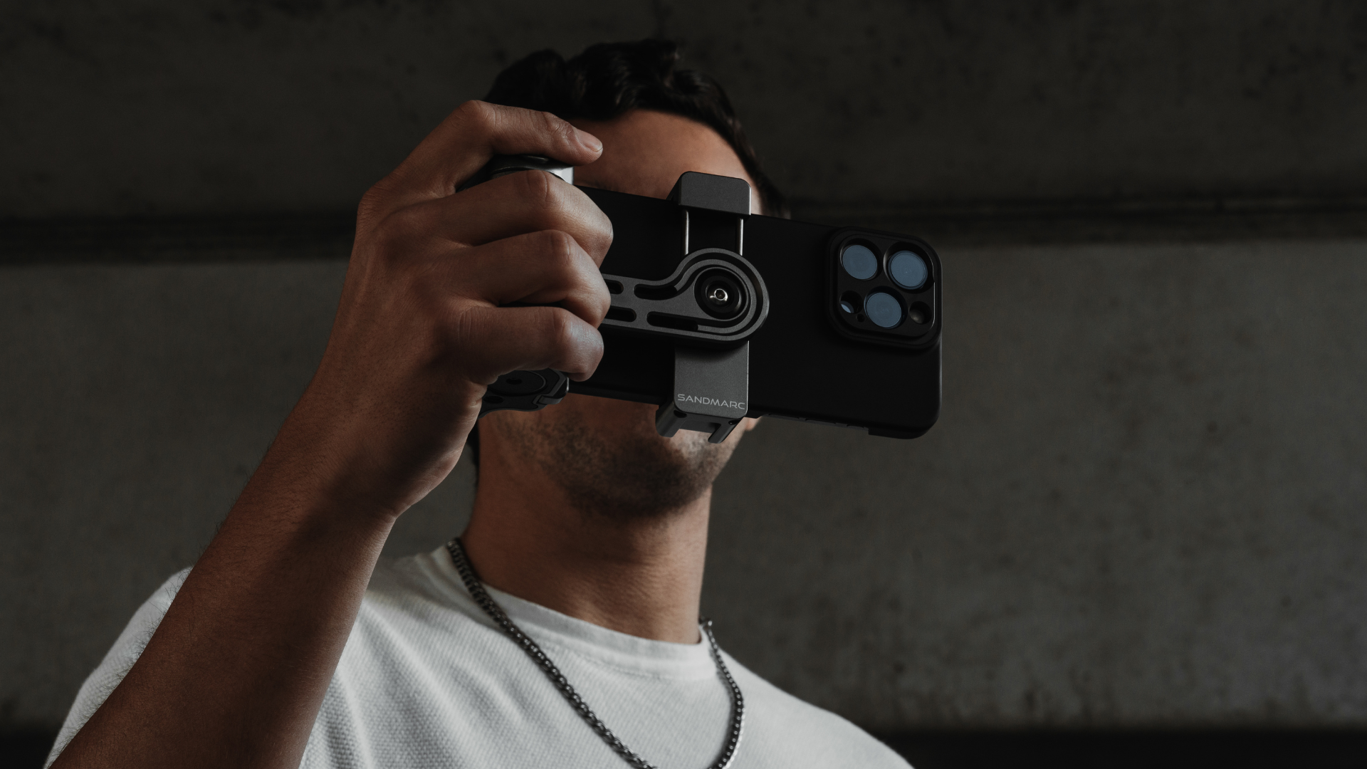 iPhone Photography & Filmmaking: Best ChatGPT Prompts and App Integrations for Creators
