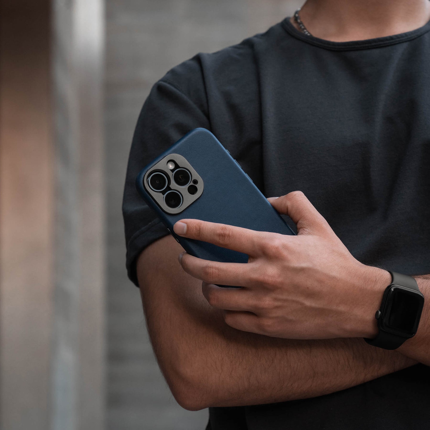Pro Leather Case - iPhone 15 Pro Max - Navy