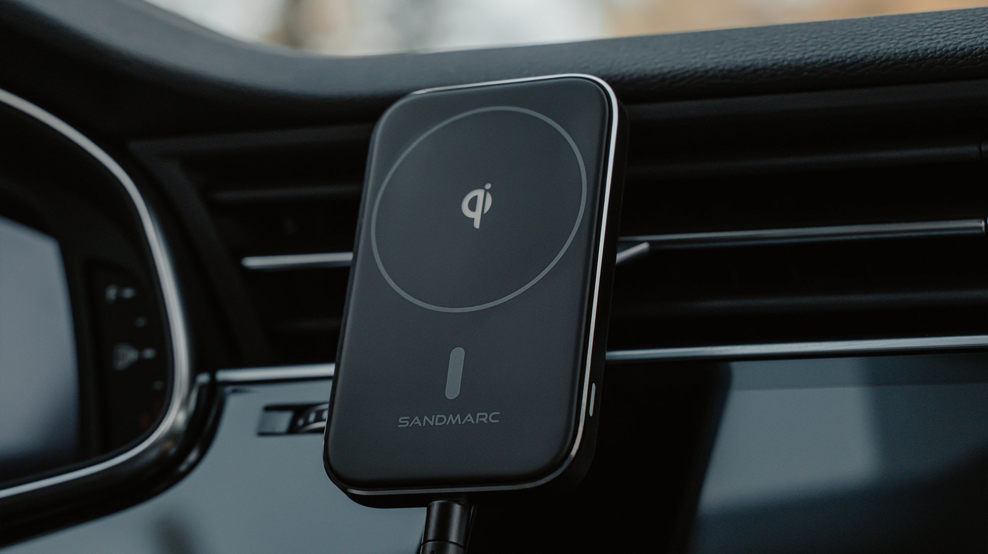 How to Use a MagSafe Car Mount? 3 Easy Steps