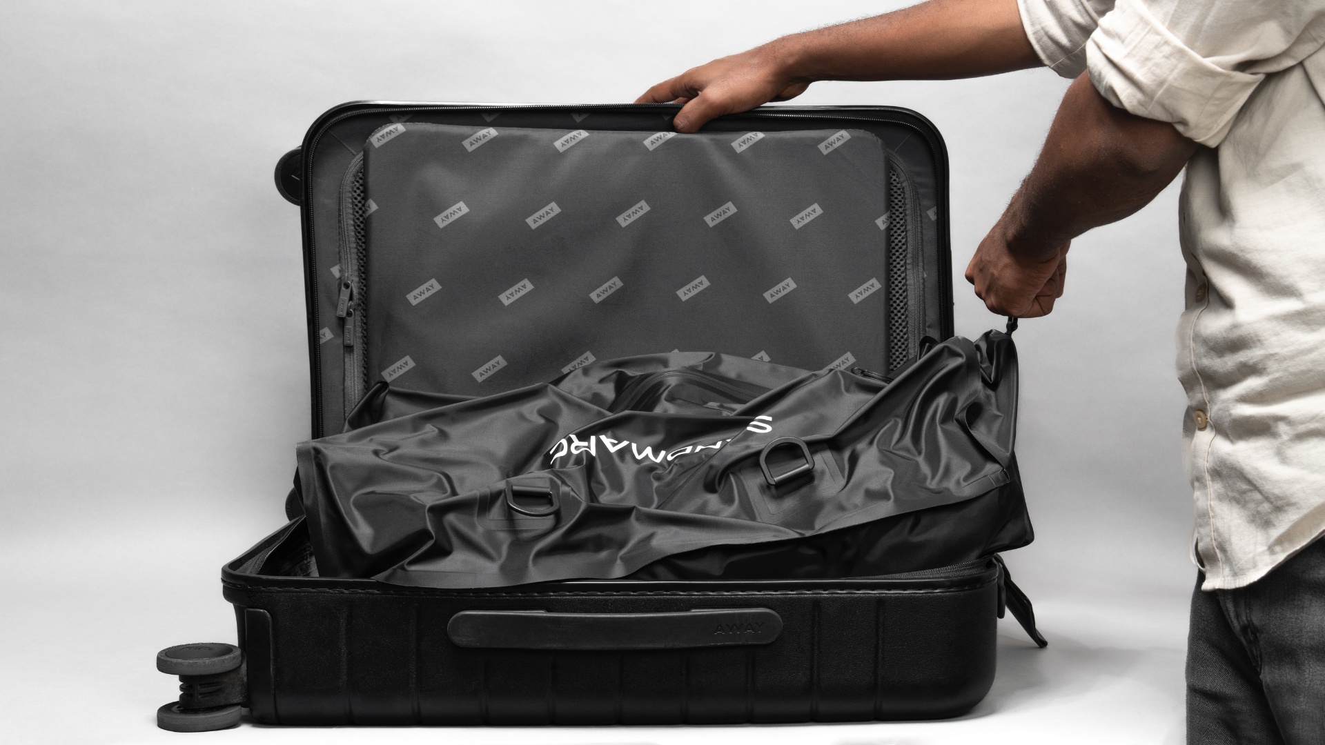 Maximize Space: How Compression Packing Cubes Work