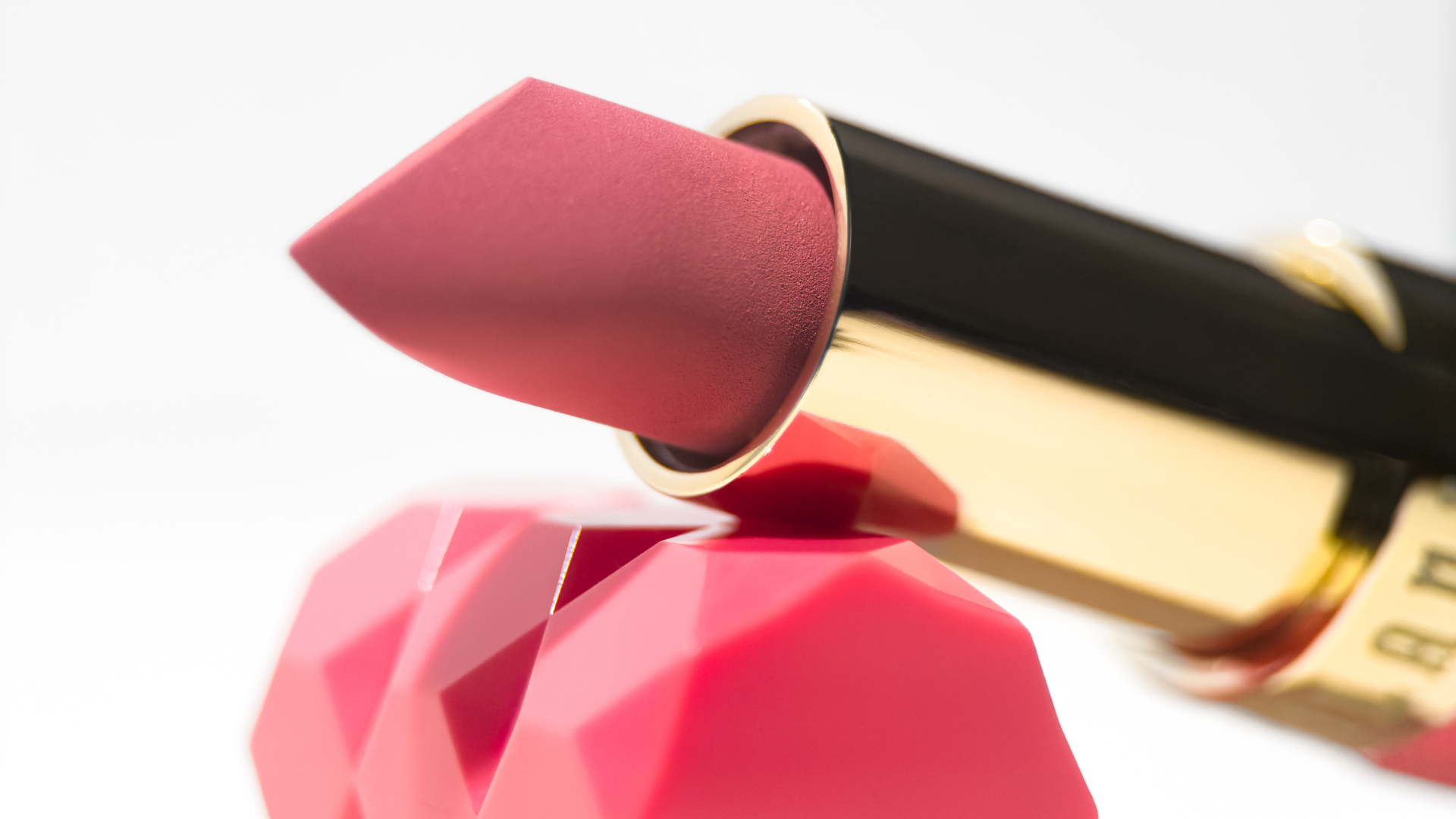 How to Capture Photo and Video on iPhone for Beauty Creators