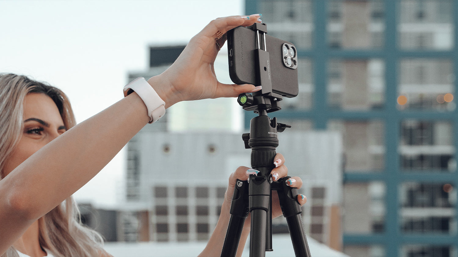 How to use an iPhone Tripod