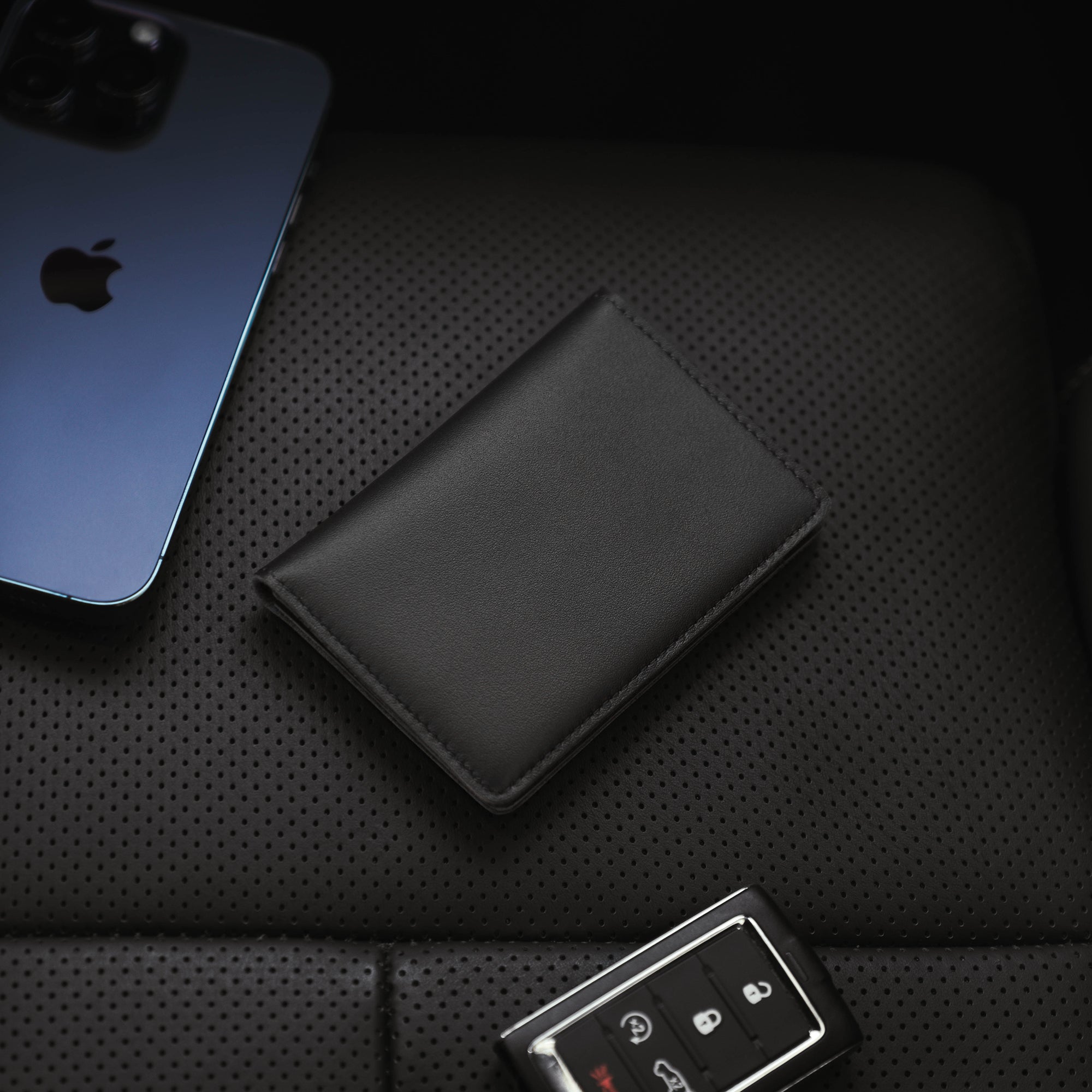 Minimal Leather Wallets - MagSafe & Bifold