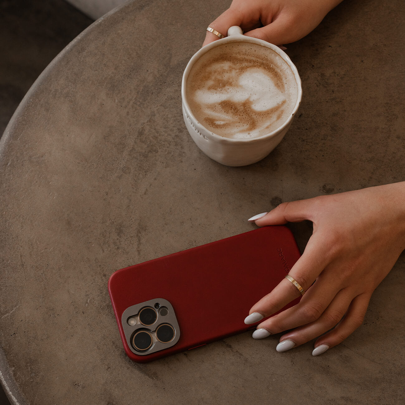 Pro Leather Case - iPhone 17 Pro - Red