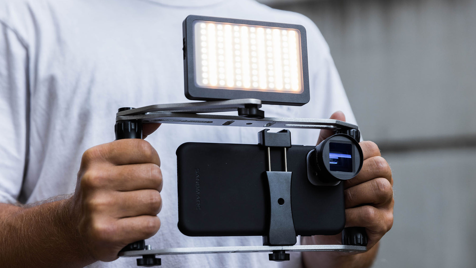 iPhone & Camera LED Light - SANDMARC Prolight