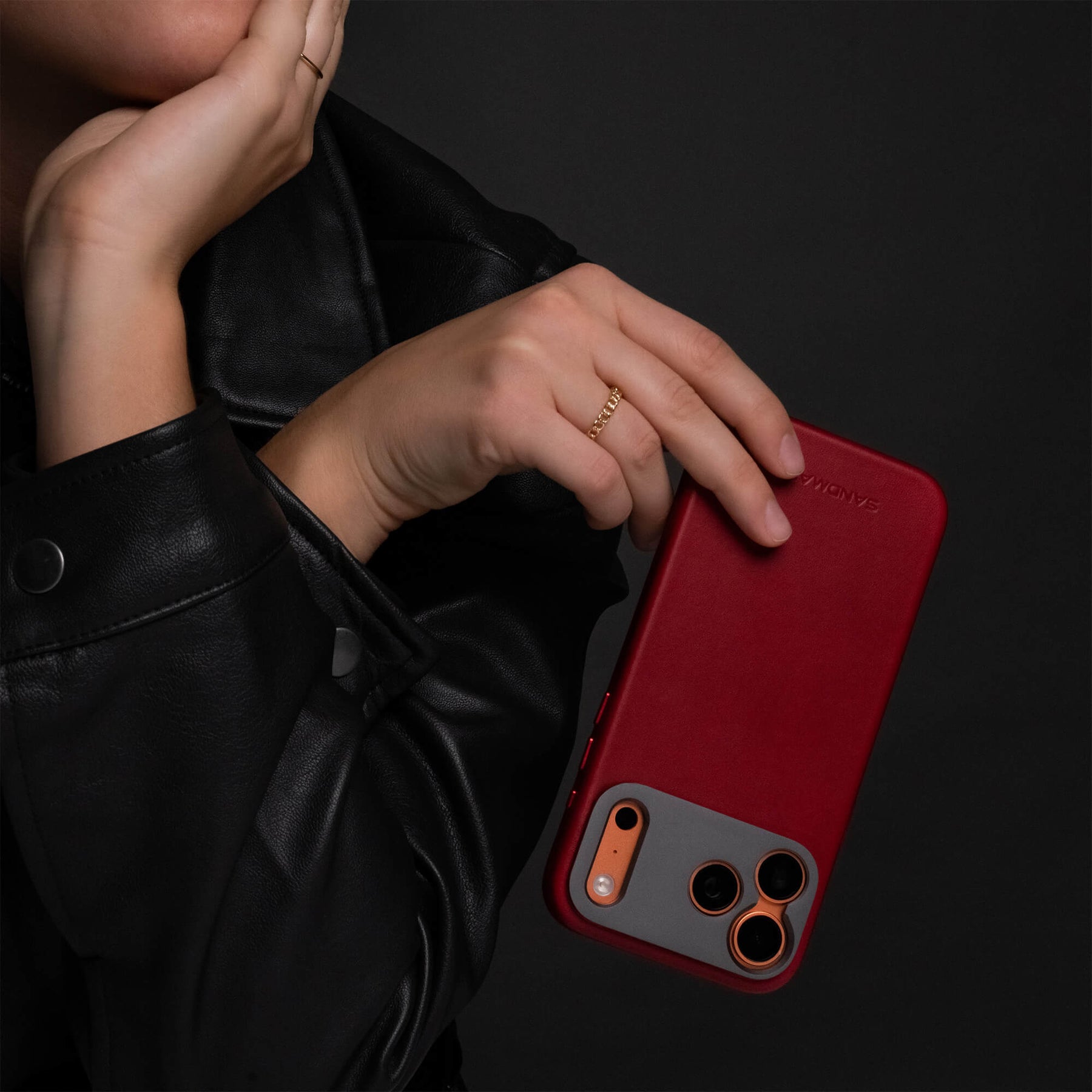 iPhone 17 Pro Max Red Leather Case - SANDMARC