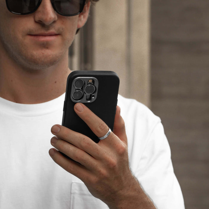 iphone 14 pro max silver with black case